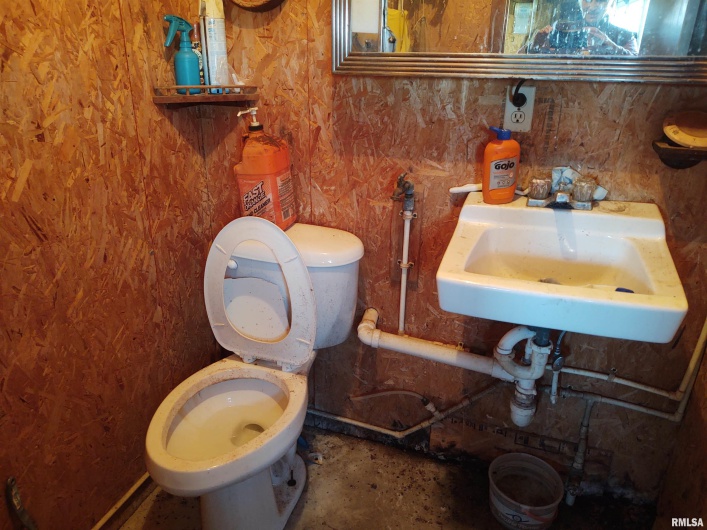 13675 Highway 45 Highway, Ozark, Illinois 62972, 4 Bedrooms Bedrooms, 0 ,1 BathroomBathrooms,Residential,For Sale,Highway 45,0,RMAEB457369