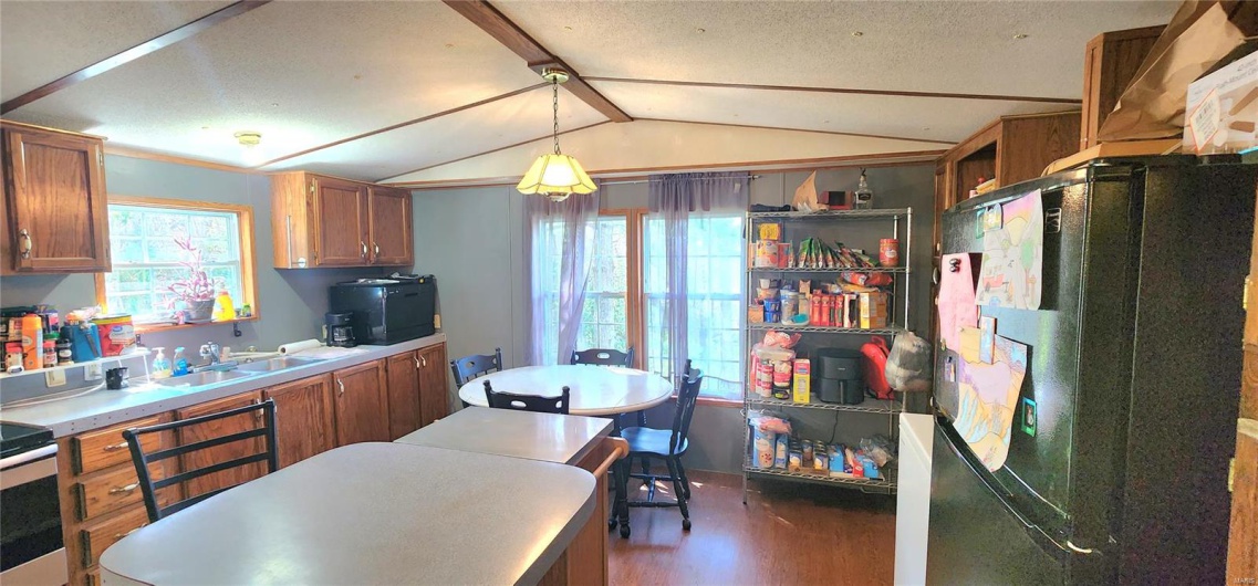 806 Cedar Street, Chester, Illinois 62233, 2 Bedrooms Bedrooms, 4 Rooms Rooms,2 BathroomsBathrooms,Residential,For Sale,Cedar,MAR25020521