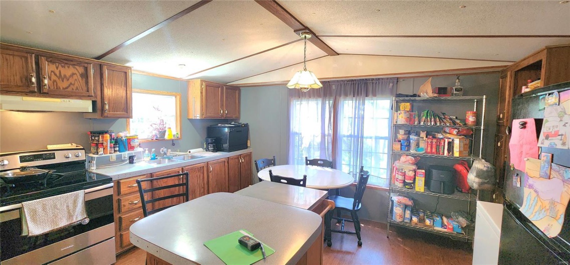 806 Cedar Street, Chester, Illinois 62233, 2 Bedrooms Bedrooms, 4 Rooms Rooms,2 BathroomsBathrooms,Residential,For Sale,Cedar,MAR25020521