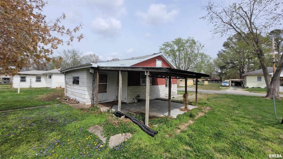 923 9TH Street, Murphysboro, Illinois 62966, 2 Bedrooms Bedrooms, 0 ,1 BathroomBathrooms,Residential,For Sale,9TH,0,RMAEB457375