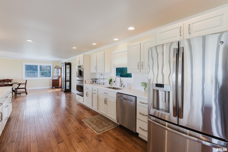 313 COUNTRY CLUB Lane, Harrisburg, Illinois 62946, 3 Bedrooms Bedrooms, 0 ,3 BathroomsBathrooms,Residential,For Sale,COUNTRY CLUB,0,RMAEB457377