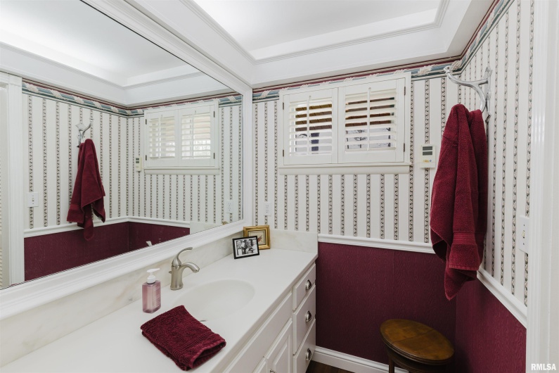 313 COUNTRY CLUB Lane, Harrisburg, Illinois 62946, 3 Bedrooms Bedrooms, 0 ,3 BathroomsBathrooms,Residential,For Sale,COUNTRY CLUB,0,RMAEB457377