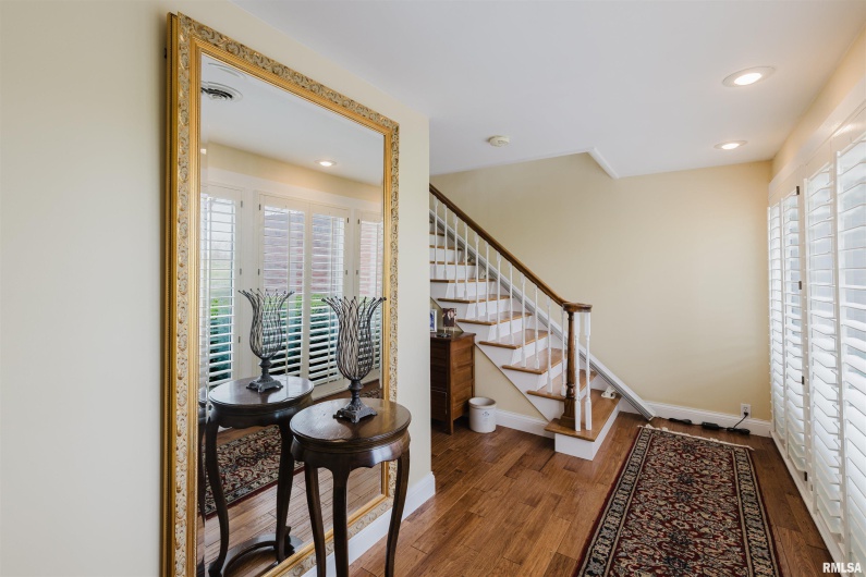 313 COUNTRY CLUB Lane, Harrisburg, Illinois 62946, 3 Bedrooms Bedrooms, 0 ,3 BathroomsBathrooms,Residential,For Sale,COUNTRY CLUB,0,RMAEB457377