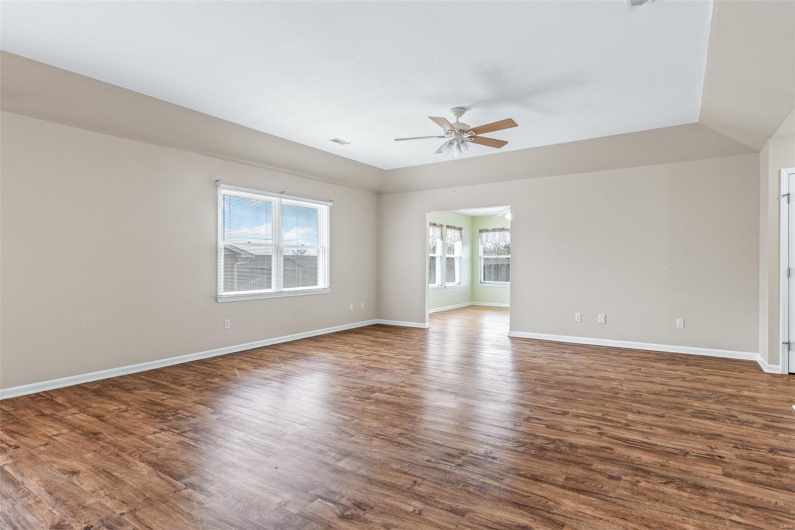 302 Bayberry Lane, Farmington, Missouri 63640, 2 Bedrooms Bedrooms, 8 Rooms Rooms,2 BathroomsBathrooms,Residential,For Sale,Bayberry,MAR25020484