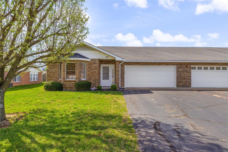 302 Bayberry Lane, Farmington, Missouri 63640, 2 Bedrooms Bedrooms, 8 Rooms Rooms,2 BathroomsBathrooms,Residential,For Sale,Bayberry,MAR25020484