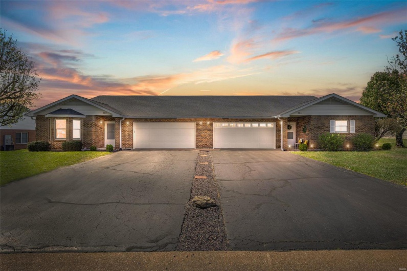 302 Bayberry Lane, Farmington, Missouri 63640, 2 Bedrooms Bedrooms, 8 Rooms Rooms,2 BathroomsBathrooms,Residential,For Sale,Bayberry,MAR25020484