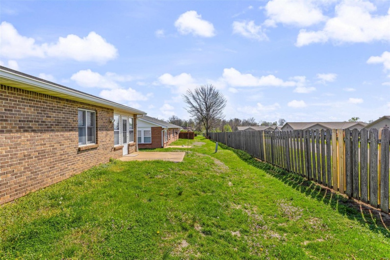 302 Bayberry Lane, Farmington, Missouri 63640, 2 Bedrooms Bedrooms, 8 Rooms Rooms,2 BathroomsBathrooms,Residential,For Sale,Bayberry,MAR25020484
