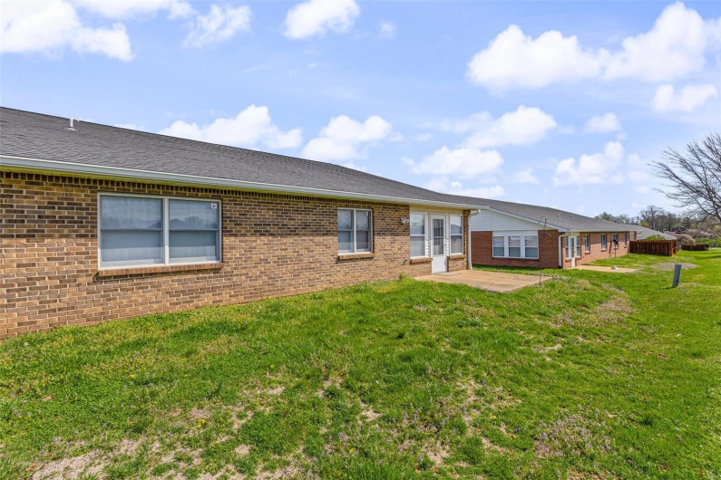 302 Bayberry Lane, Farmington, Missouri 63640, 2 Bedrooms Bedrooms, 8 Rooms Rooms,2 BathroomsBathrooms,Residential,For Sale,Bayberry,MAR25020484