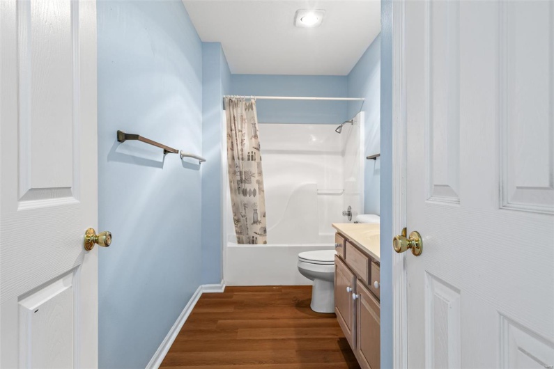 302 Bayberry Lane, Farmington, Missouri 63640, 2 Bedrooms Bedrooms, 8 Rooms Rooms,2 BathroomsBathrooms,Residential,For Sale,Bayberry,MAR25020484