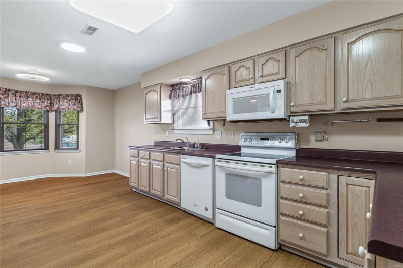 302 Bayberry Lane, Farmington, Missouri 63640, 2 Bedrooms Bedrooms, 8 Rooms Rooms,2 BathroomsBathrooms,Residential,For Sale,Bayberry,MAR25020484