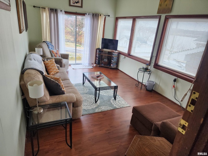 148 PEARL Street, Elizabethtown, Illinois 62931, 3 Bedrooms Bedrooms, 0 ,2 BathroomsBathrooms,Residential,For Sale,PEARL,0,RMAQC4261892
