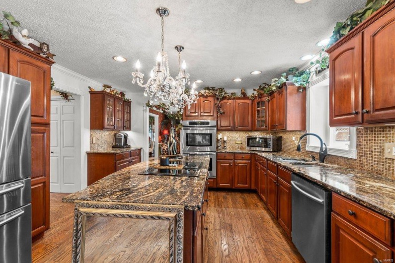 132 Greenbrier Dr, Sikeston, Missouri 63801, 5 Bedrooms Bedrooms, 13 Rooms Rooms,3 BathroomsBathrooms,Residential,For Sale,Greenbrier Dr,MAR23021457