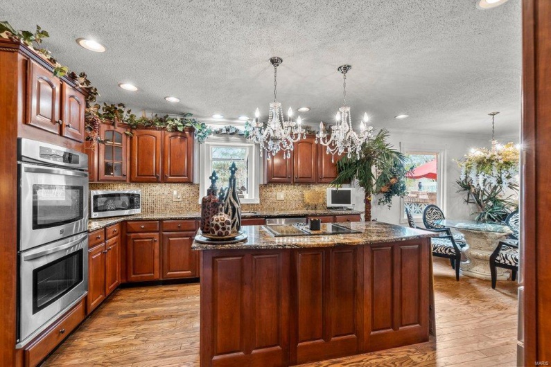 132 Greenbrier Dr, Sikeston, Missouri 63801, 5 Bedrooms Bedrooms, 13 Rooms Rooms,3 BathroomsBathrooms,Residential,For Sale,Greenbrier Dr,MAR23021457