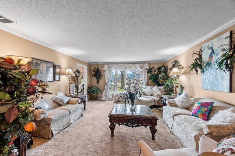 132 Greenbrier Dr, Sikeston, Missouri 63801, 5 Bedrooms Bedrooms, 13 Rooms Rooms,3 BathroomsBathrooms,Residential,For Sale,Greenbrier Dr,MAR23021457
