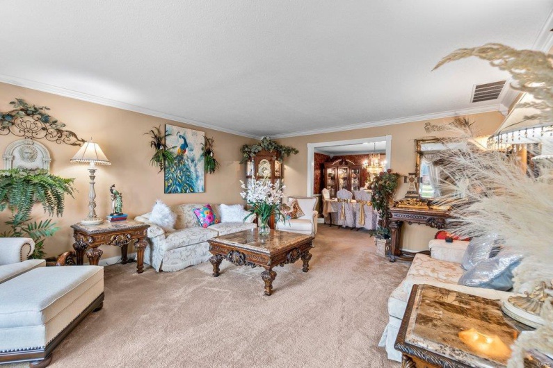 132 Greenbrier Dr, Sikeston, Missouri 63801, 5 Bedrooms Bedrooms, 13 Rooms Rooms,3 BathroomsBathrooms,Residential,For Sale,Greenbrier Dr,MAR23021457