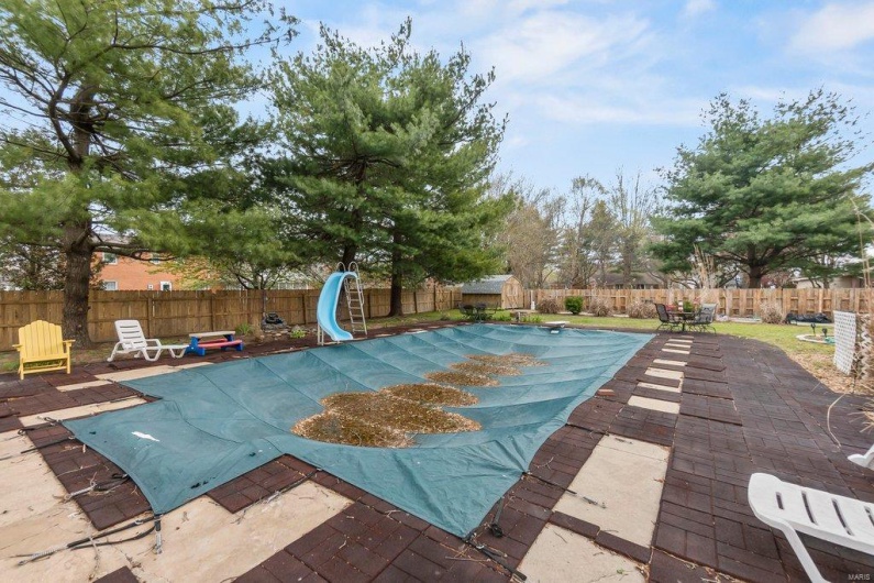 132 Greenbrier Dr, Sikeston, Missouri 63801, 5 Bedrooms Bedrooms, 13 Rooms Rooms,3 BathroomsBathrooms,Residential,For Sale,Greenbrier Dr,MAR23021457