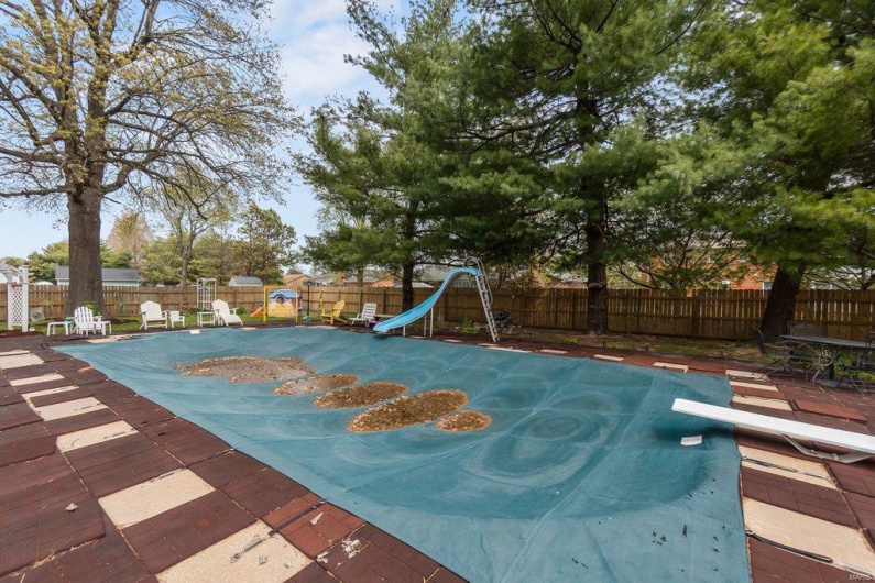 132 Greenbrier Dr, Sikeston, Missouri 63801, 5 Bedrooms Bedrooms, 13 Rooms Rooms,3 BathroomsBathrooms,Residential,For Sale,Greenbrier Dr,MAR23021457