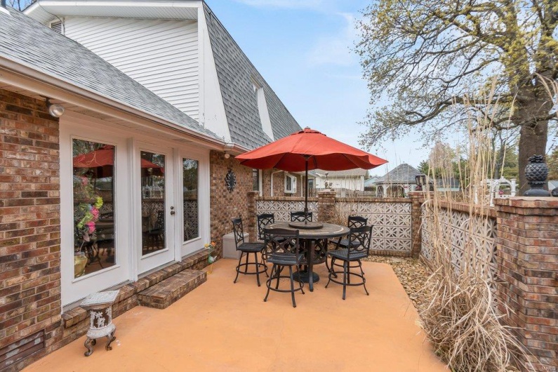 132 Greenbrier Dr, Sikeston, Missouri 63801, 5 Bedrooms Bedrooms, 13 Rooms Rooms,3 BathroomsBathrooms,Residential,For Sale,Greenbrier Dr,MAR23021457