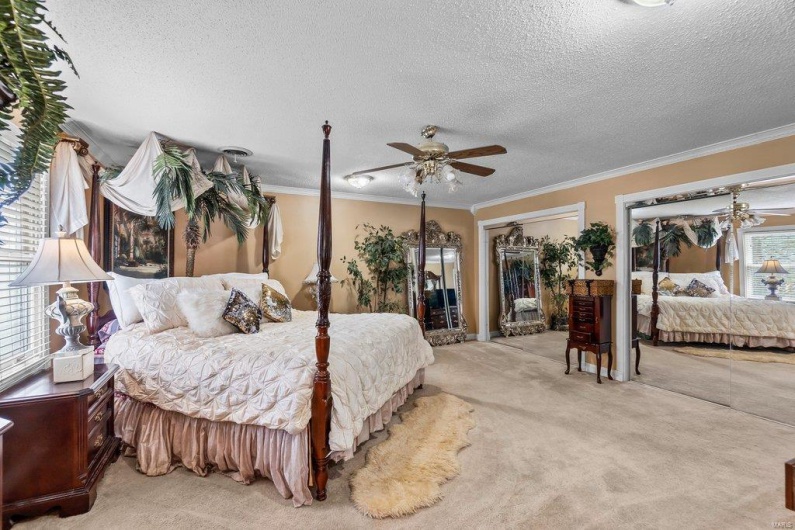 132 Greenbrier Dr, Sikeston, Missouri 63801, 5 Bedrooms Bedrooms, 13 Rooms Rooms,3 BathroomsBathrooms,Residential,For Sale,Greenbrier Dr,MAR23021457