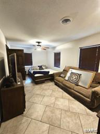 503 Barrett Drive, Malden, Missouri 63863, 4 Bedrooms Bedrooms, 7 Rooms Rooms,4 BathroomsBathrooms,Residential,For Sale,Barrett,MAR25020712