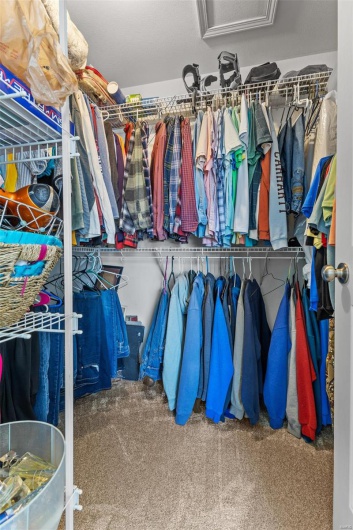Walk in closet 