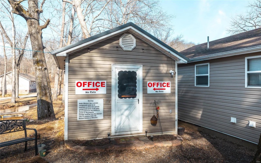 4247 Wayne Route HH, Piedmont, Missouri 63957, ,Commercial Sale,For Sale,Wayne Route HH,MAR25020727