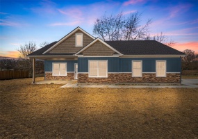 12 Ogborn Drive, Farmington, Missouri 63640, 3 Bedrooms Bedrooms, 9 Rooms Rooms,2 BathroomsBathrooms,Residential,For Sale,Ogborn,MAR25020007