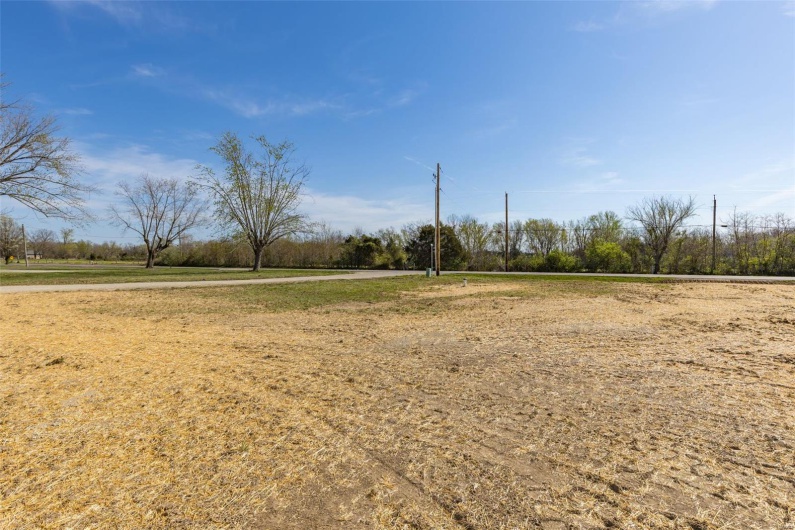 12 Ogborn Drive, Farmington, Missouri 63640, 3 Bedrooms Bedrooms, 9 Rooms Rooms,2 BathroomsBathrooms,Residential,For Sale,Ogborn,MAR25020007