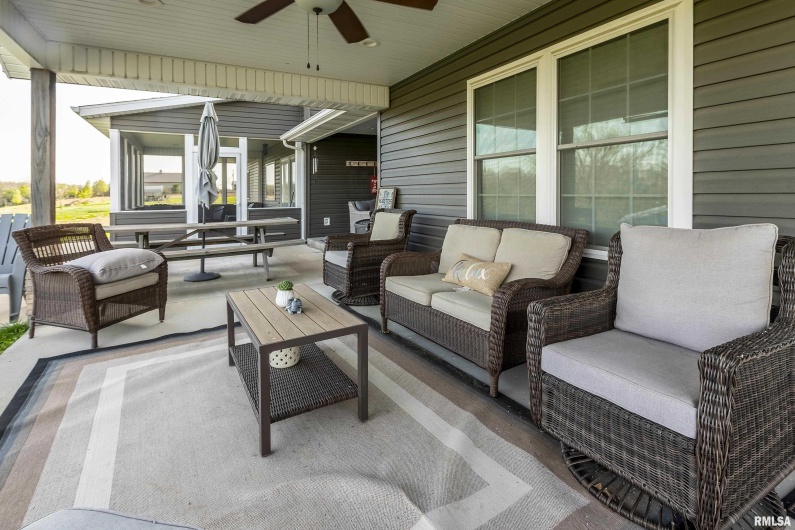 75 Bedrock Ridge, Elkville, Illinois 62932, 2 Bedrooms Bedrooms, 0 ,1 BathroomBathrooms,Residential,For Sale,Bedrock,0,RMAEB457386