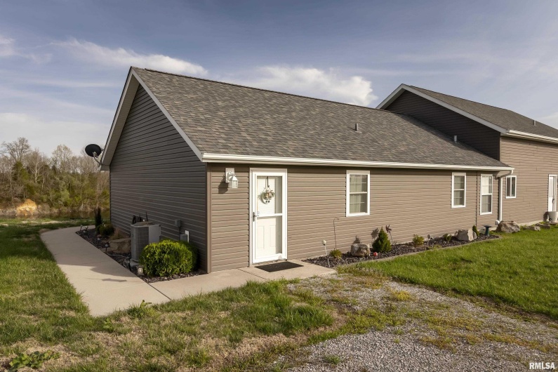 75 Bedrock Ridge, Elkville, Illinois 62932, 2 Bedrooms Bedrooms, 0 ,1 BathroomBathrooms,Residential,For Sale,Bedrock,0,RMAEB457386