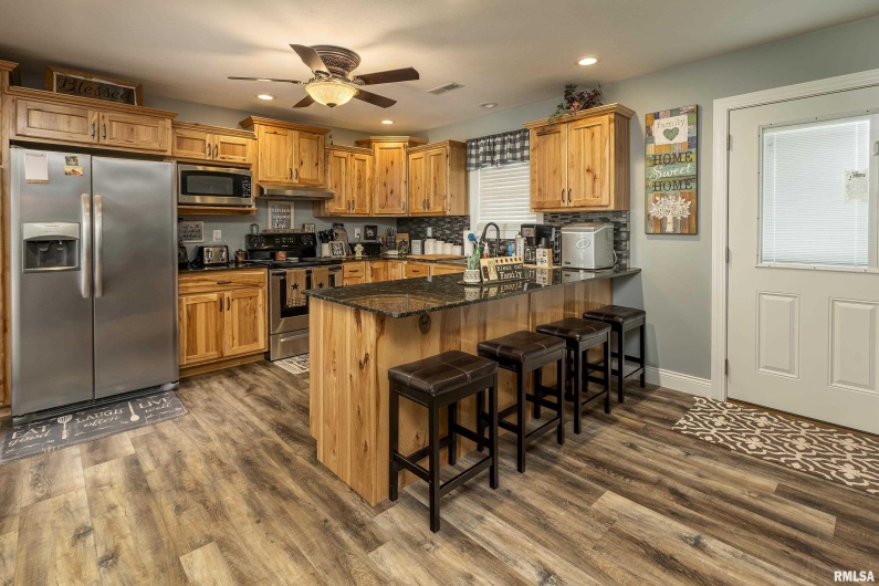75 Bedrock Ridge, Elkville, Illinois 62932, 2 Bedrooms Bedrooms, 0 ,1 BathroomBathrooms,Residential,For Sale,Bedrock,0,RMAEB457386