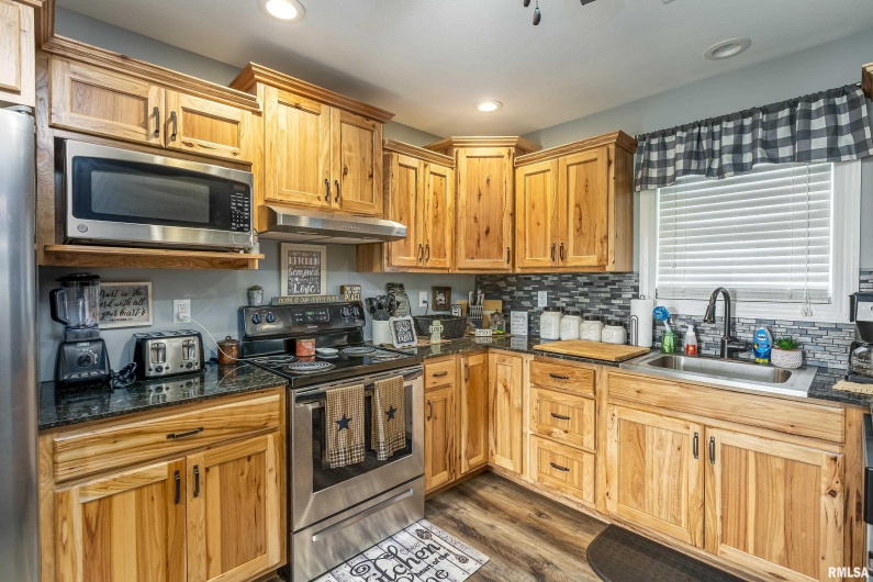 75 Bedrock Ridge, Elkville, Illinois 62932, 2 Bedrooms Bedrooms, 0 ,1 BathroomBathrooms,Residential,For Sale,Bedrock,0,RMAEB457386