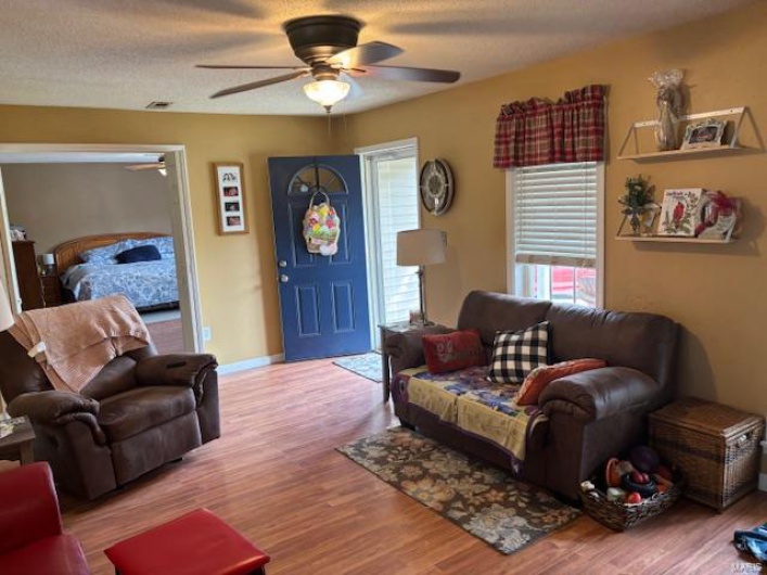 11639 Denson Street, Dexter, Missouri 63841, 3 Bedrooms Bedrooms, 6 Rooms Rooms,2 BathroomsBathrooms,Residential,For Sale,Denson,MAR25020943