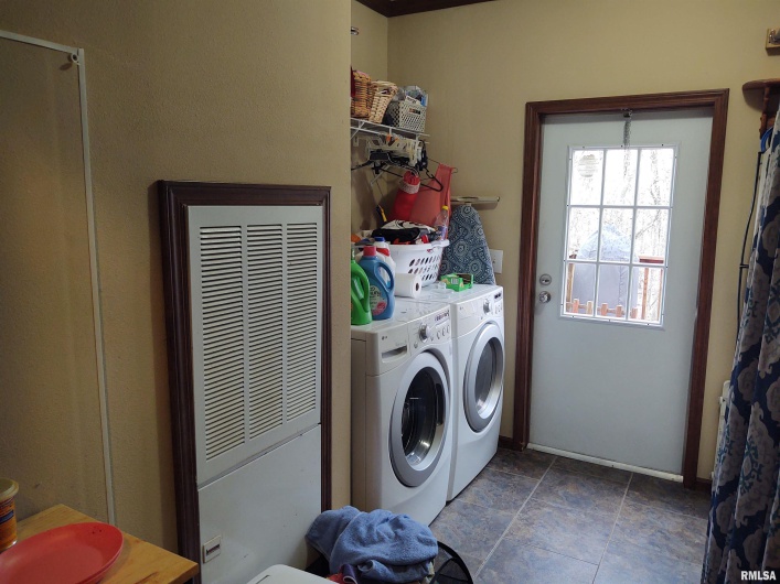 1860 Mt Zion Road, Vienna, Illinois 62995, 3 Bedrooms Bedrooms, 0 ,2 BathroomsBathrooms,Residential,For Sale,Mt Zion,0,RMAEB457392