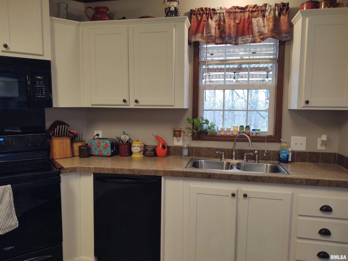1860 Mt Zion Road, Vienna, Illinois 62995, 3 Bedrooms Bedrooms, 0 ,2 BathroomsBathrooms,Residential,For Sale,Mt Zion,0,RMAEB457392