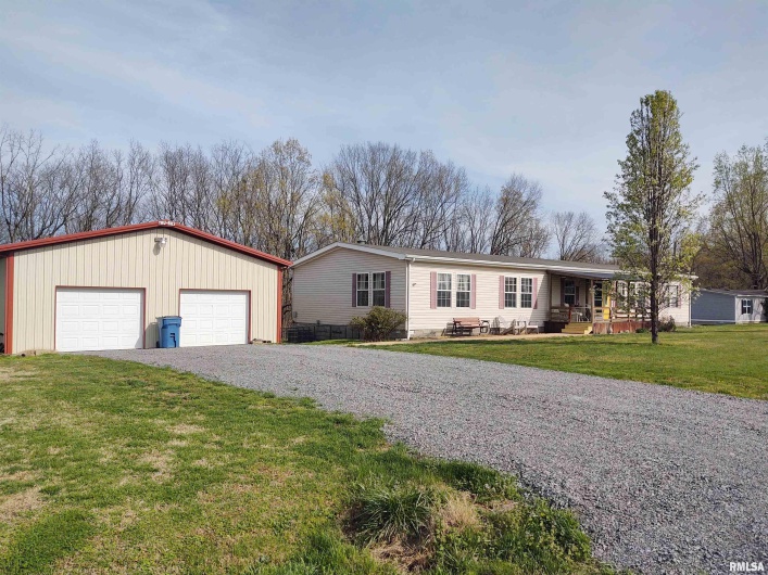 1860 Mt Zion Road, Vienna, Illinois 62995, 3 Bedrooms Bedrooms, 0 ,2 BathroomsBathrooms,Residential,For Sale,Mt Zion,0,RMAEB457392