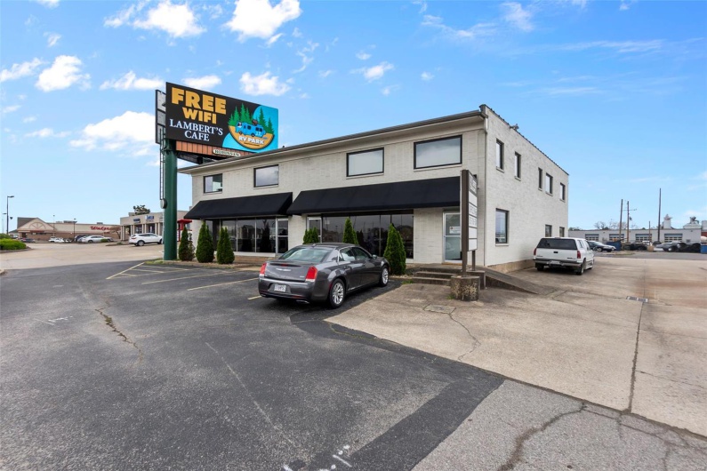 101 Kingshighway, Cape Girardeau, Missouri 63701, ,Commercial Lease,For Sale,Kingshighway,MAR25020972