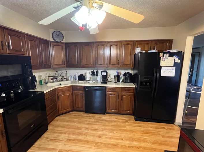 515 Rue LaMande, Bonne Terre, Missouri 63628, 3 Bedrooms Bedrooms, 10 Rooms Rooms,2 BathroomsBathrooms,Residential,For Sale,Rue LaMande,MAR25021045