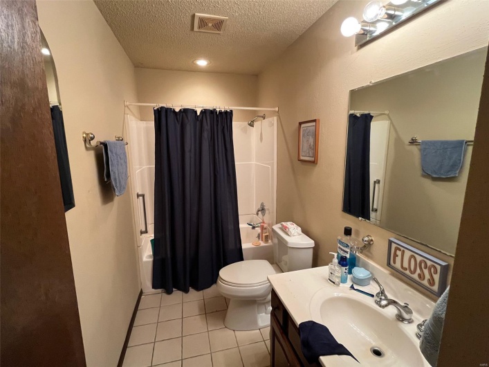 515 Rue LaMande, Bonne Terre, Missouri 63628, 3 Bedrooms Bedrooms, 10 Rooms Rooms,2 BathroomsBathrooms,Residential,For Sale,Rue LaMande,MAR25021045