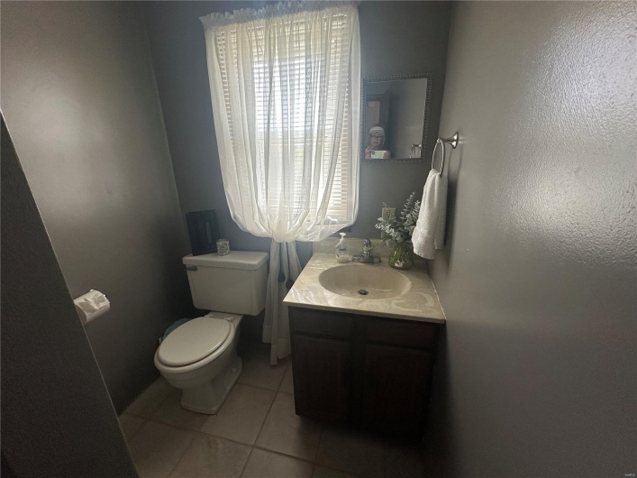 3013 Bernice Street, Cape Girardeau, Missouri 63701, 5 Bedrooms Bedrooms, 7 Rooms Rooms,3 BathroomsBathrooms,Residential,For Sale,Bernice,MAR25021116