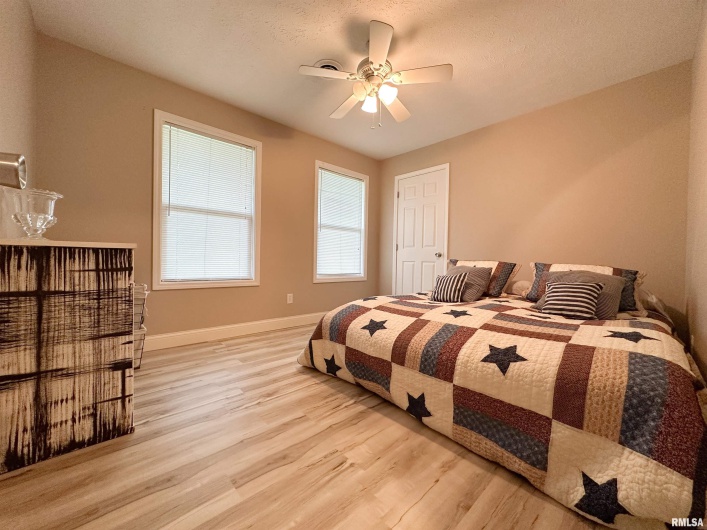 5691 Silver Fox Drive, Carterville, Illinois 62918, 3 Bedrooms Bedrooms, 0 ,2 BathroomsBathrooms,Residential,For Sale,Silver Fox,0,RMAEB457402