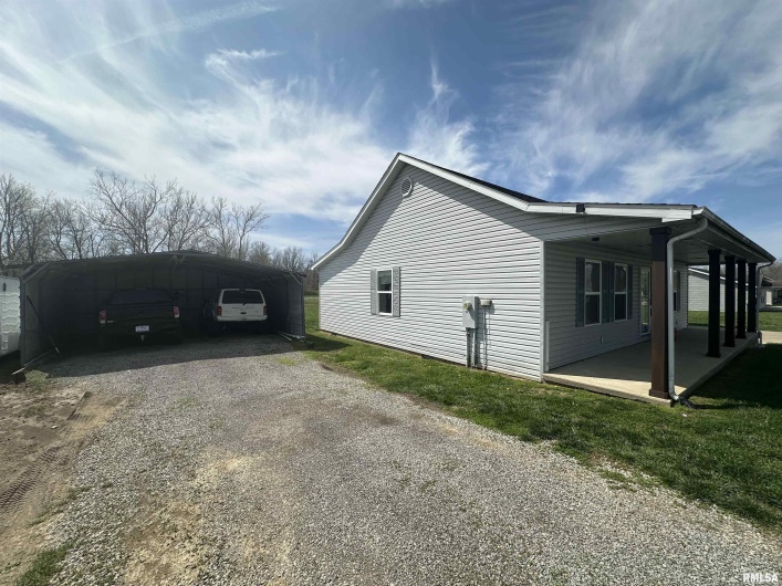 5691 Silver Fox Drive, Carterville, Illinois 62918, 3 Bedrooms Bedrooms, 0 ,2 BathroomsBathrooms,Residential,For Sale,Silver Fox,0,RMAEB457402