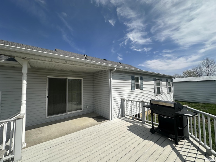 5691 Silver Fox Drive, Carterville, Illinois 62918, 3 Bedrooms Bedrooms, 0 ,2 BathroomsBathrooms,Residential,For Sale,Silver Fox,0,RMAEB457402