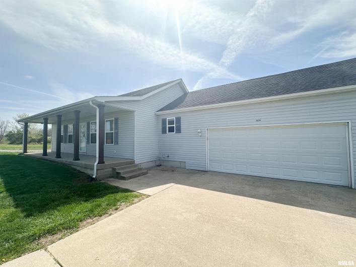 5691 Silver Fox Drive, Carterville, Illinois 62918, 3 Bedrooms Bedrooms, 0 ,2 BathroomsBathrooms,Residential,For Sale,Silver Fox,0,RMAEB457402