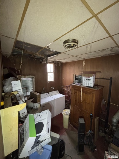 106 1ST Street, Elkville, Illinois 62932, 3 Bedrooms Bedrooms, 0 ,1 BathroomBathrooms,Residential,For Sale,1ST,0,RMAQC4261966