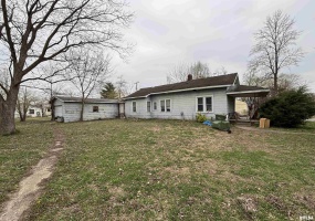 106 1ST Street, Elkville, Illinois 62932, 3 Bedrooms Bedrooms, 0 ,1 BathroomBathrooms,Residential,For Sale,1ST,0,RMAQC4261966
