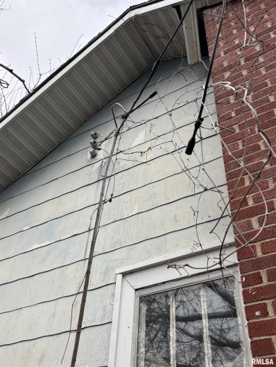 106 1ST Street, Elkville, Illinois 62932, 3 Bedrooms Bedrooms, 0 ,1 BathroomBathrooms,Residential,For Sale,1ST,0,RMAQC4261966