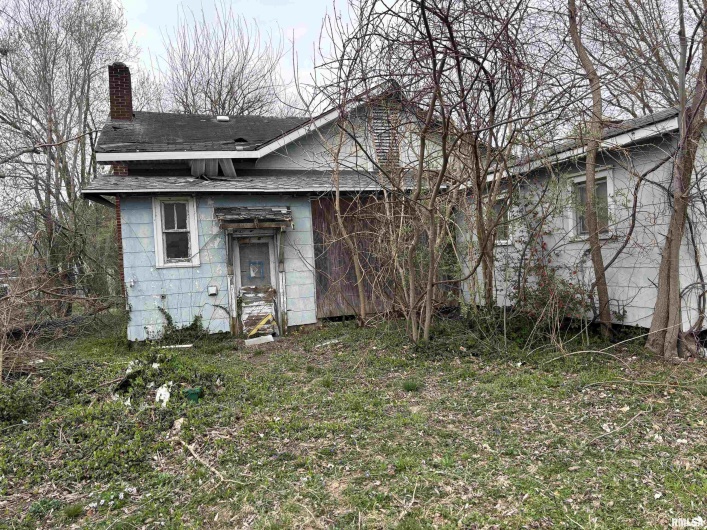 106 1ST Street, Elkville, Illinois 62932, 3 Bedrooms Bedrooms, 0 ,1 BathroomBathrooms,Residential,For Sale,1ST,0,RMAQC4261966