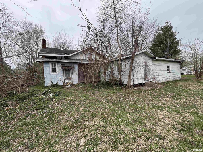 106 1ST Street, Elkville, Illinois 62932, 3 Bedrooms Bedrooms, 0 ,1 BathroomBathrooms,Residential,For Sale,1ST,0,RMAQC4261966