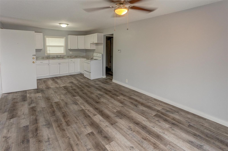 1125 Market Street, Sparta, Illinois 62286, ,Commercial Sale,For Sale,Market,MAR25014532